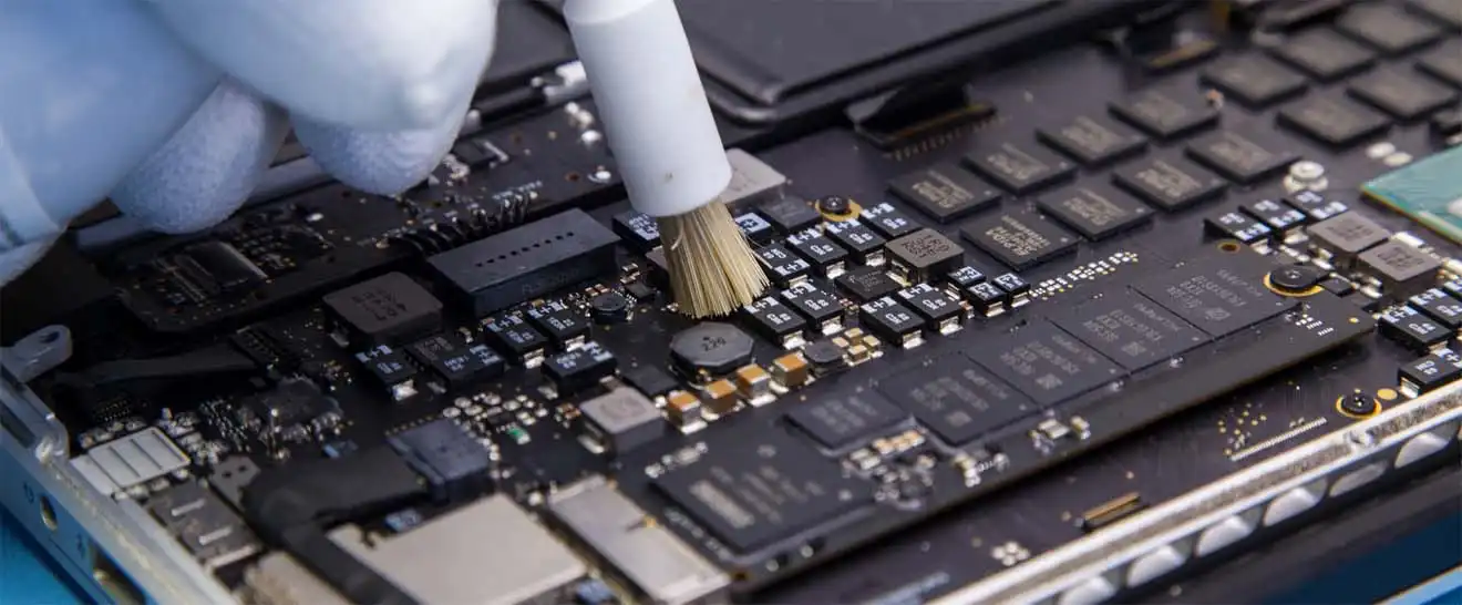 Чистка Apple MacBook от пыли в Красноармейске | Замена термопасты
