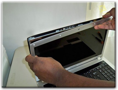 Замена экрана ноутбука Samsung в Красноармейске